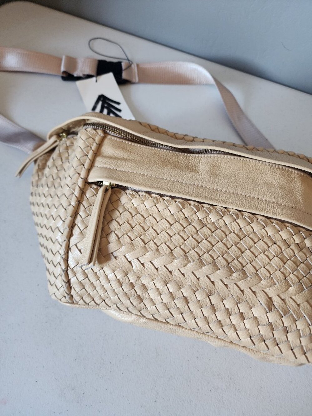 Claramonte Large Sling Bag "NEW" - Picture 5 of 16